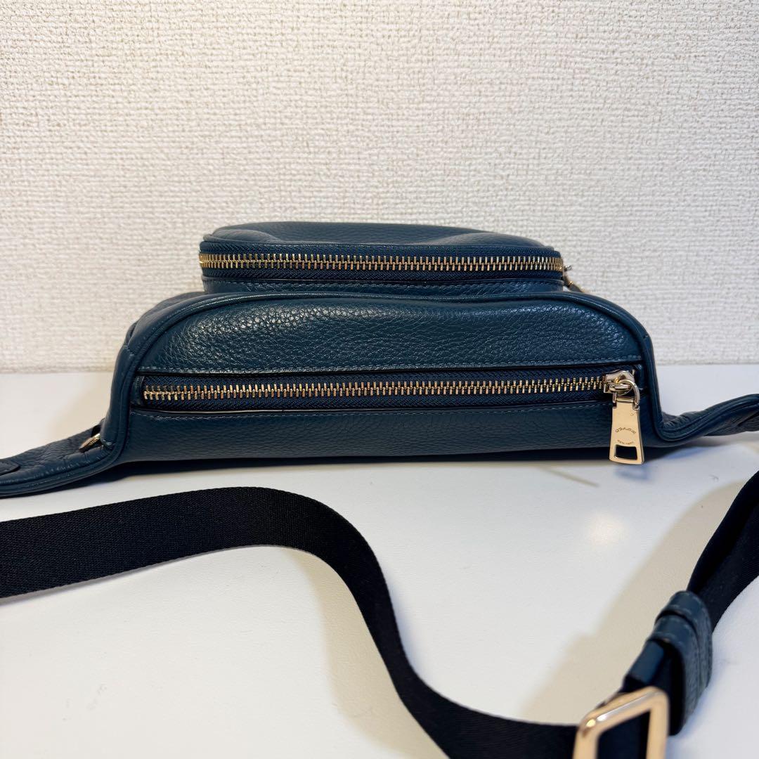 COACH ボディバッグ