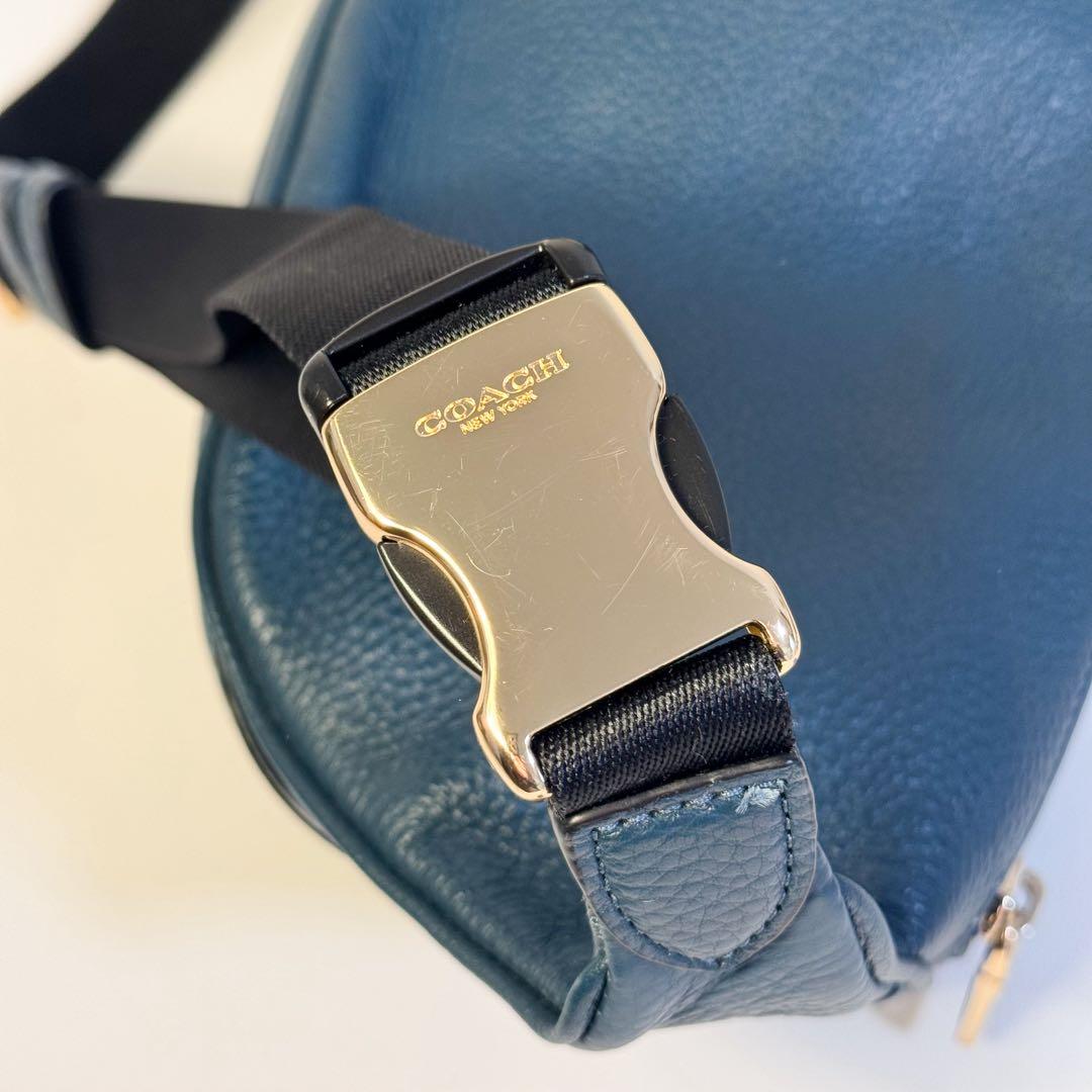 COACH ボディバッグ