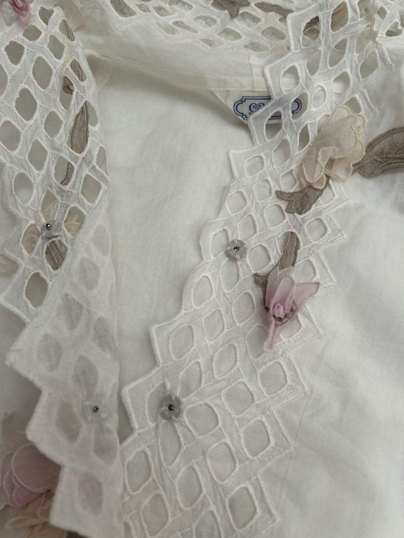 美品さえらホワイト刺繍レーストリムパジャマ上下セットゆったりサイズ
