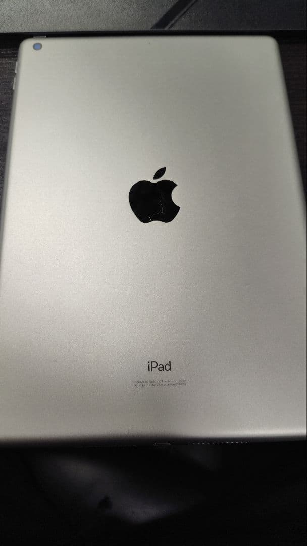 iPad 第7世代 Wi-Fi 32GB 本体+純正ACアダプタ+純正ケーブル