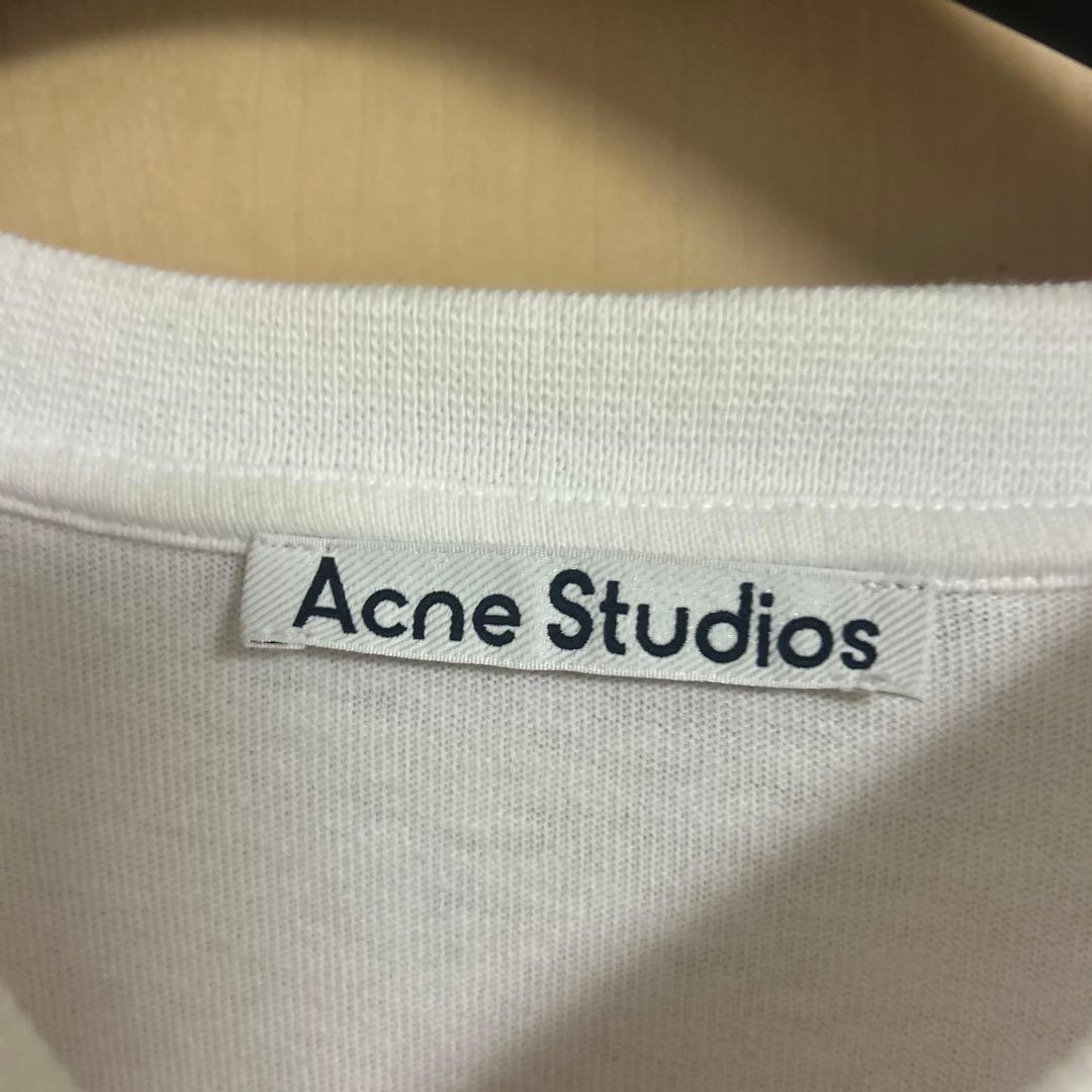 ACNE STUDIOS フラワーグラフィック Tシャツ