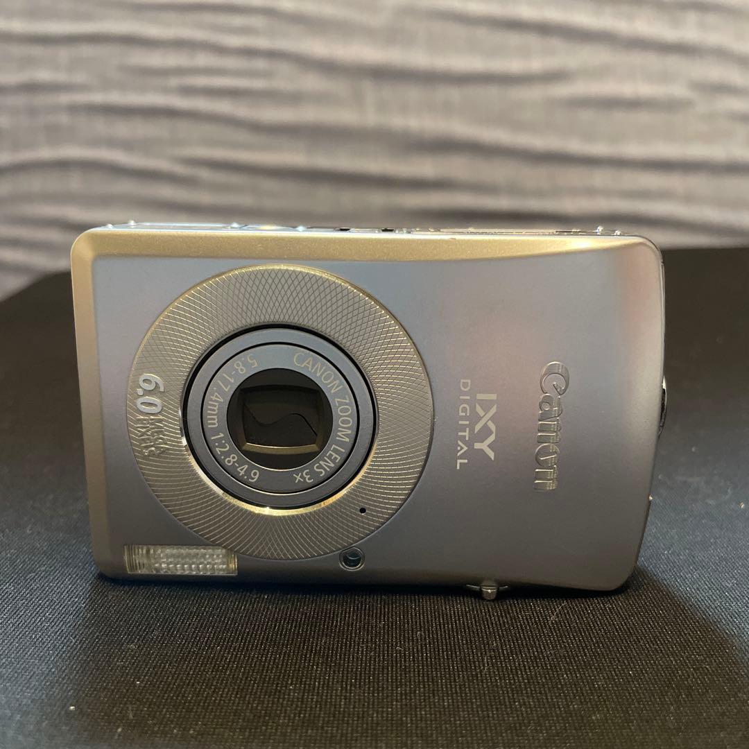 Canon IXY DIGITAL 80本体とバッテリーチャージャー・バッテリー