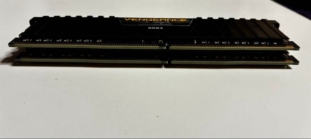 【動作品】Corsair DDR4 メモリ8GB×2 2666MHz