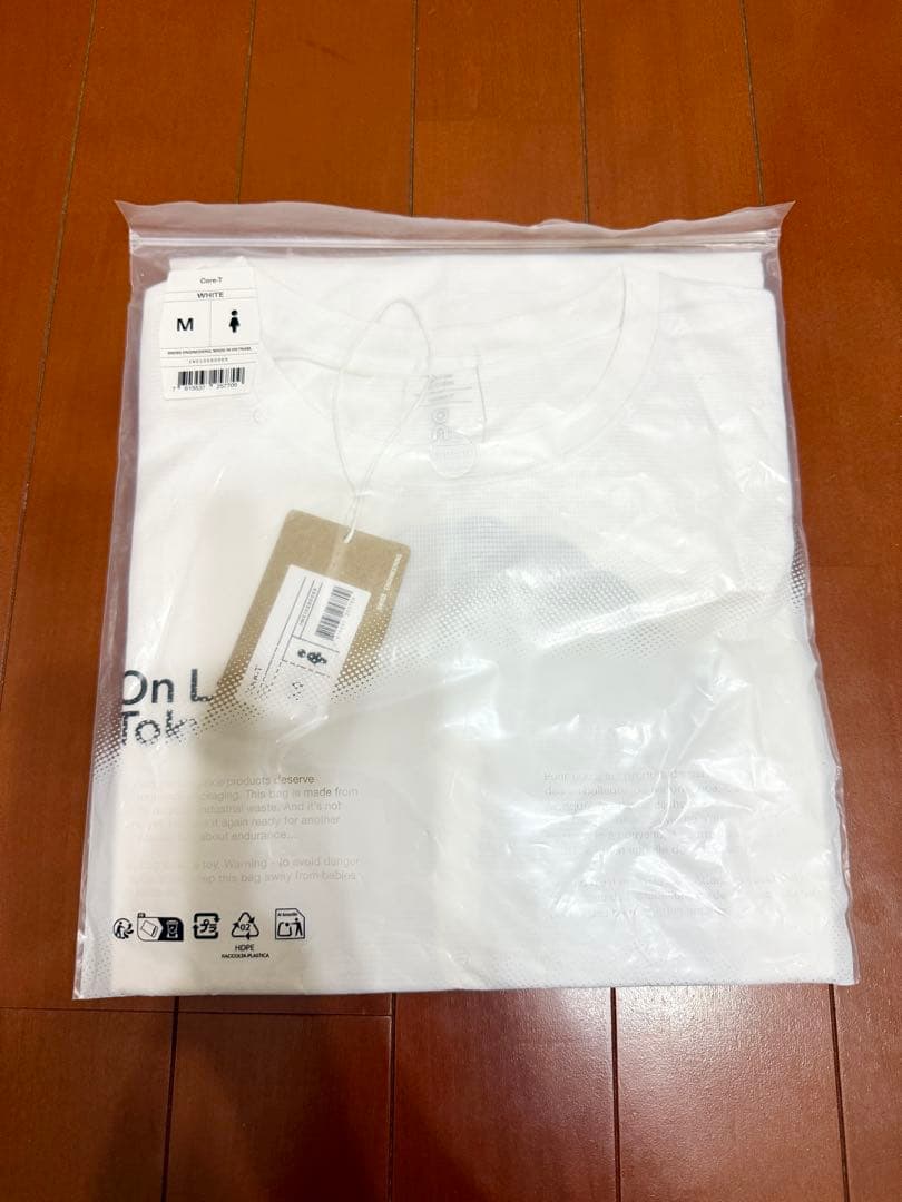 On Labs Tokyo Tシャツ
