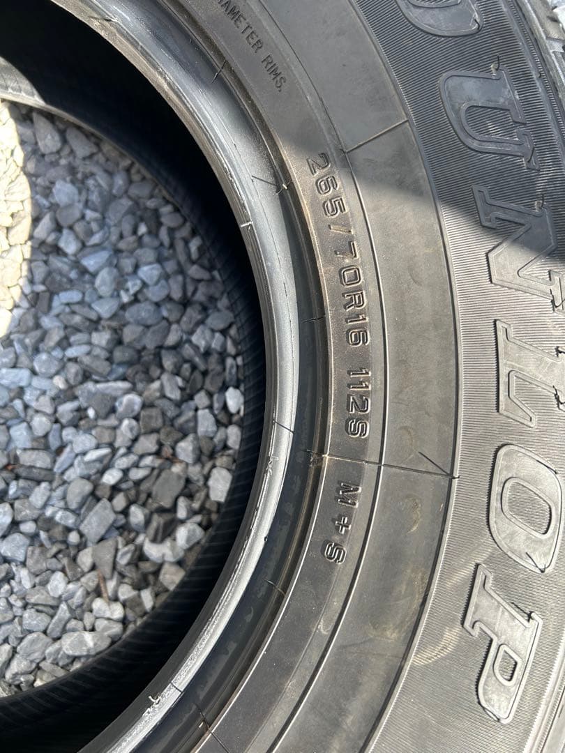 DUNLOP 265/70R16 新車スペアタイヤ取り外し　1本