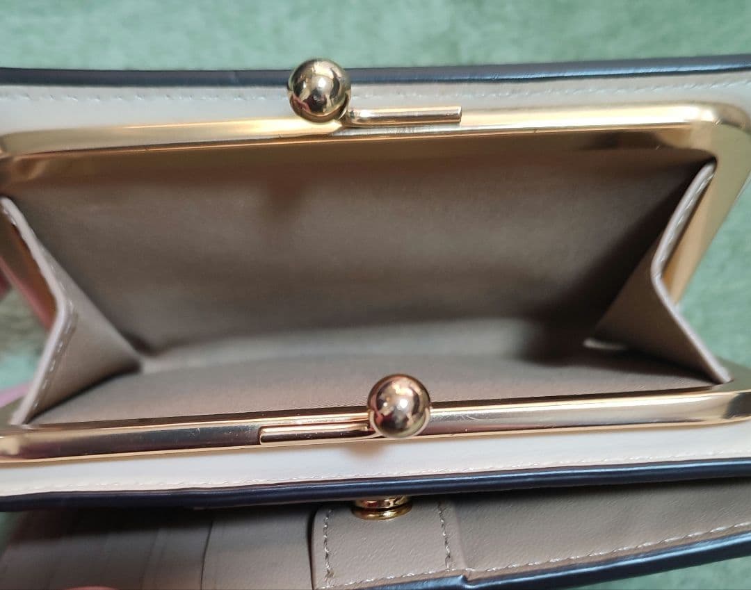 COACH 二つ折り財布 ベージュ レザー　がま口