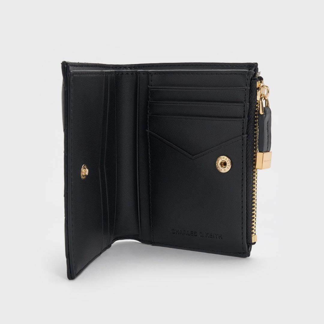 CHARLES & KEITH アルヴァ キルティング スモールウォレット