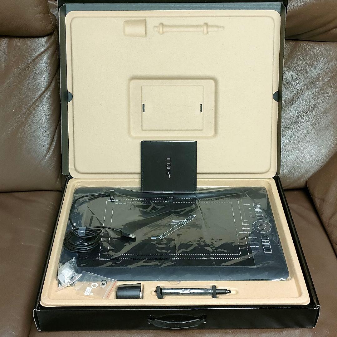ワコムペンタブレット intuos pro Large Lサイズ PTH-851