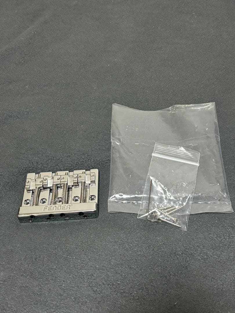 ベース FENDER HiMass 4-String Bass Bridge