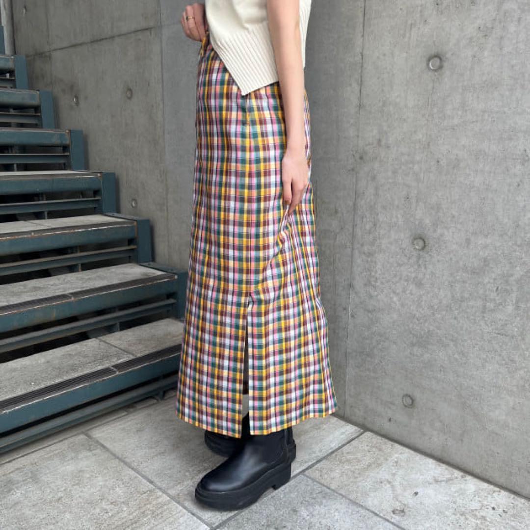 美品AURALEEマドラスチェックスカート