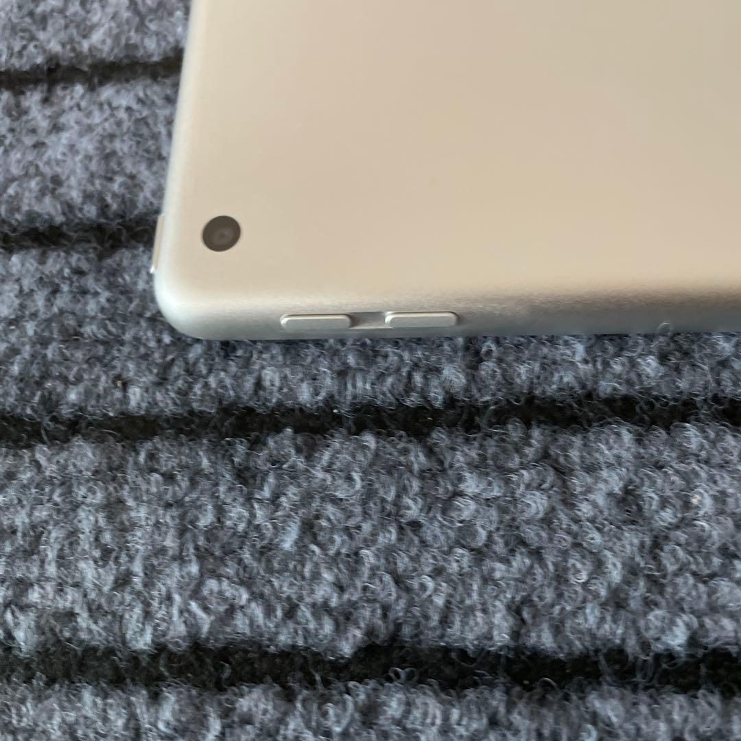 40 iPad 6世代 128GB Wi-Fi シルバー