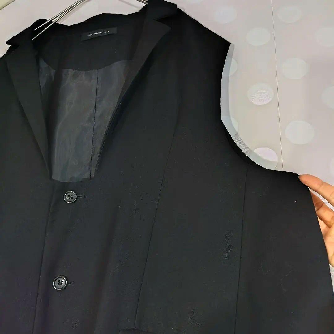 NOT CONVENTIONAL square neck gilet ジレ 黒
