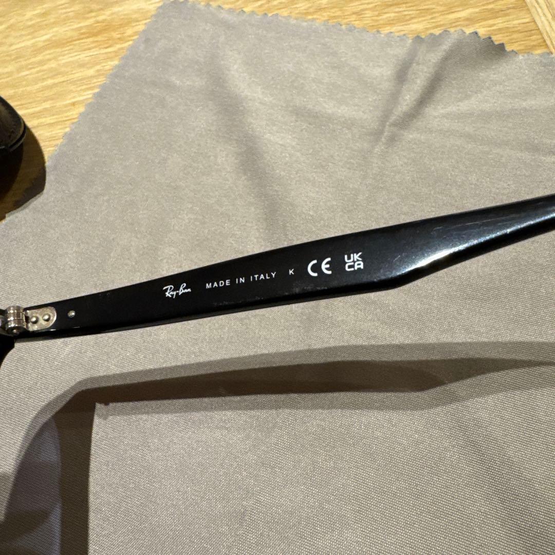 Ray-Ban ブラックサングラスイタリア製 RB4259