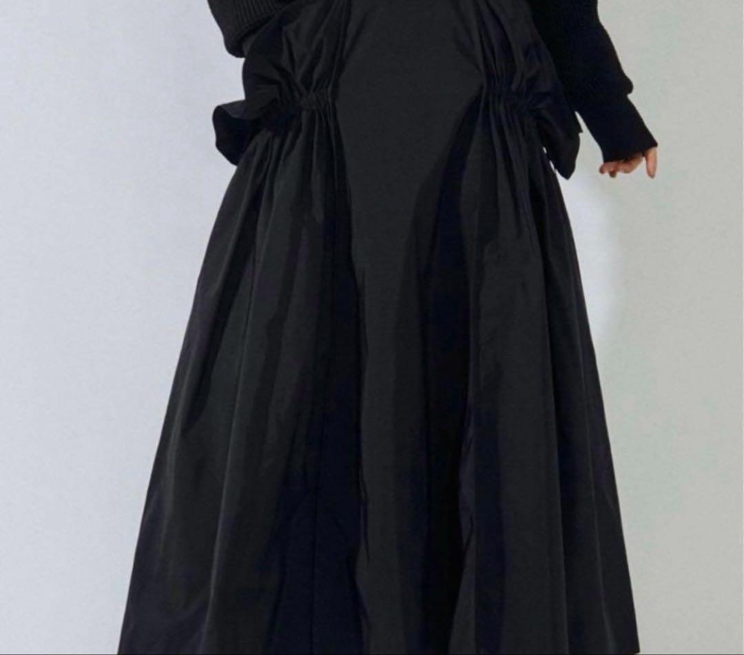 美品 UN3D サイドギャザーボリュームスカート アンスリード　黒