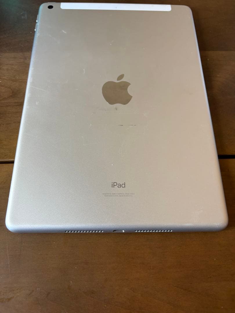 iPad 第9世代 ヒビあり 動作正常