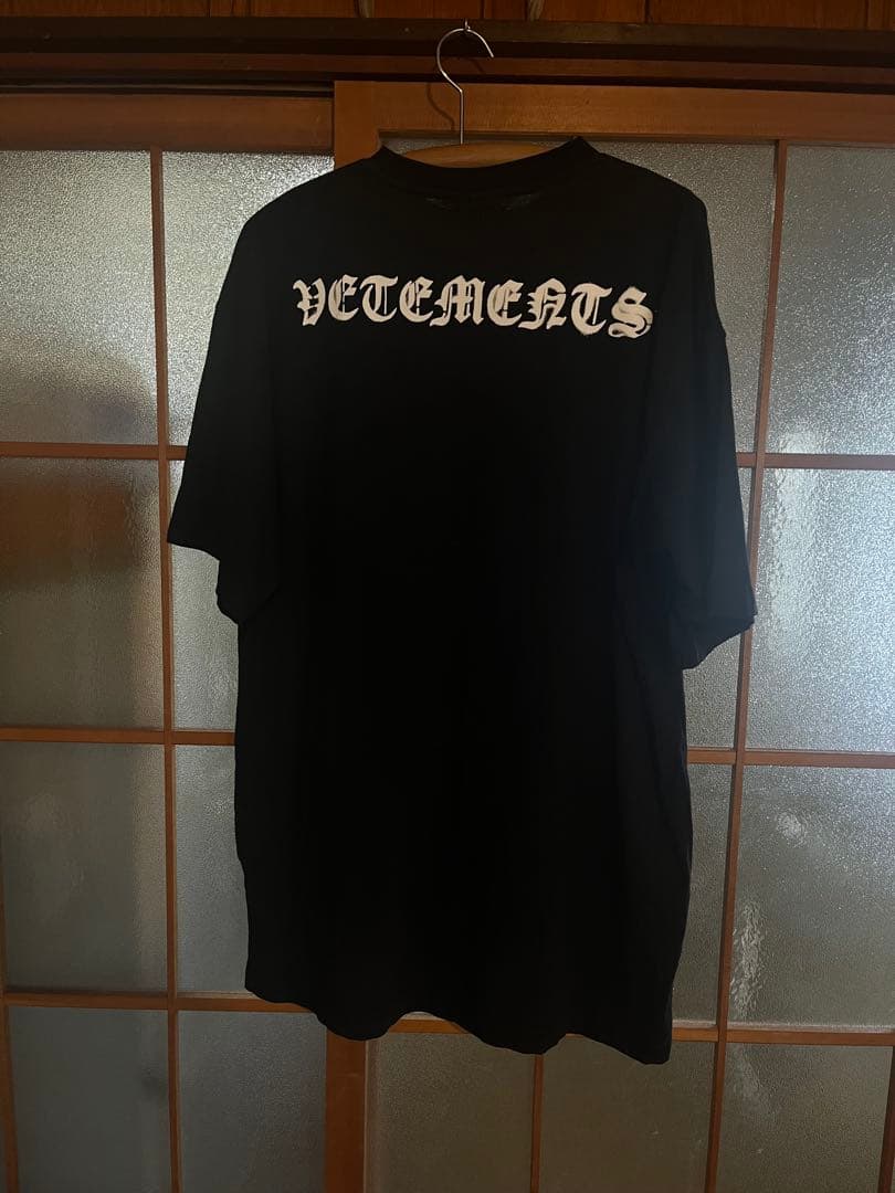 VETEMENTS anarchy Tシャツ
