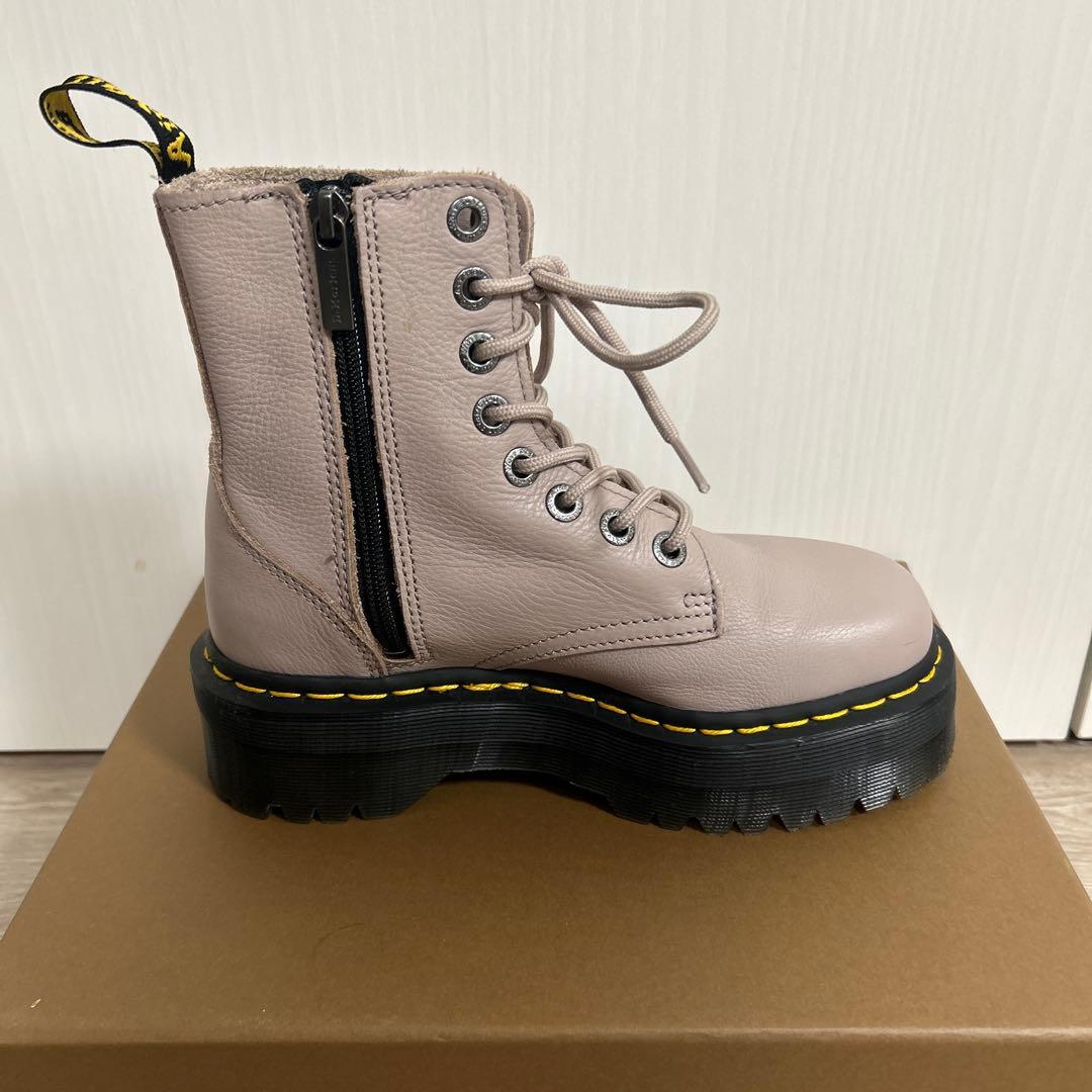 Dr.Martens 8 ホールブーツ　ベージュ　ドクターマーチン　UK4