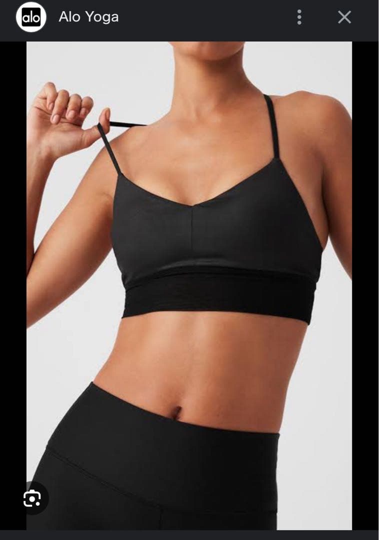 Alo Yoga ブラックブラトップとレギンスセット