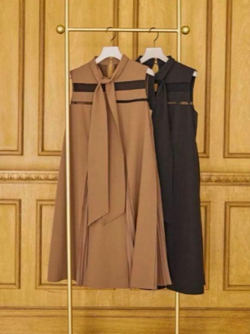 Herlipto Lace Trimmed Bowtie Dress サイズS