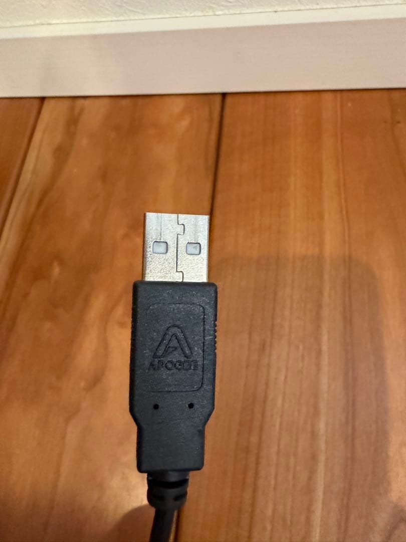 【美品】Apogee マイク　MIC96K-LO 卓上三脚付き
