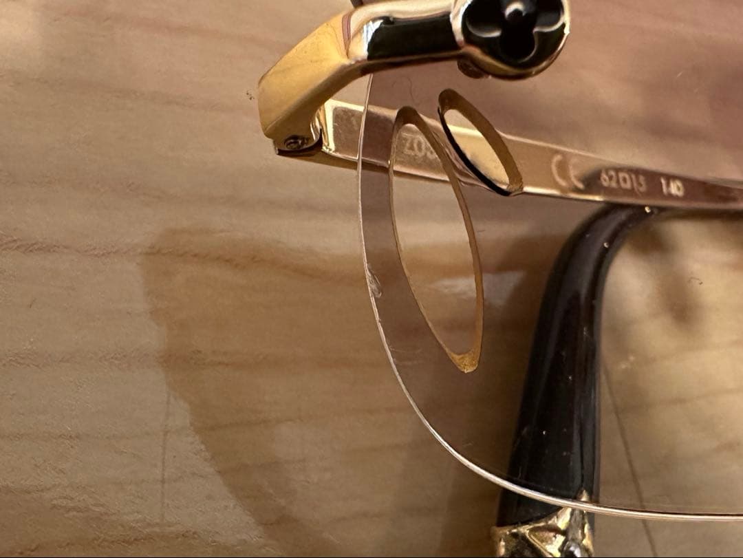 LOUIS VUITTON レディース　サングラス