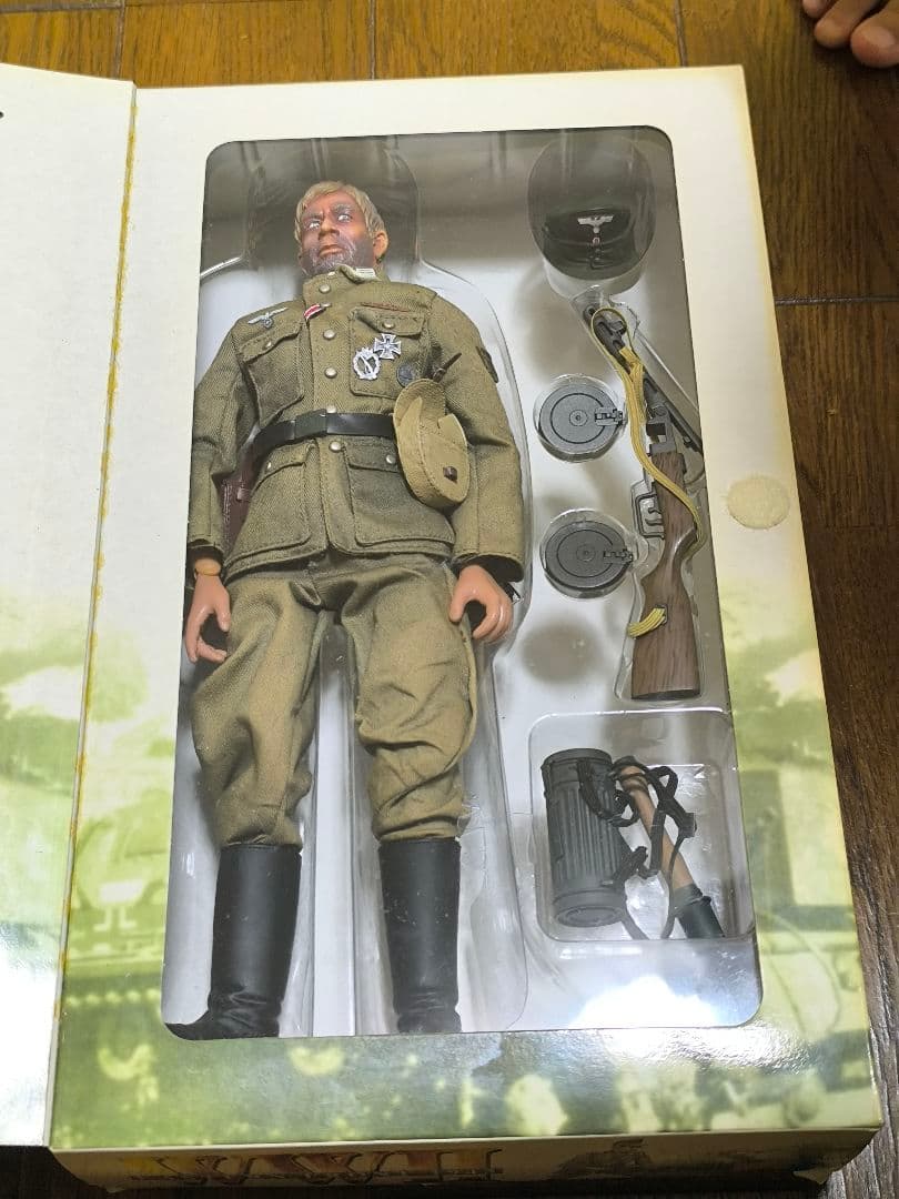 ドラゴン社　WWII ドイツ国防軍曹長シュタイナー