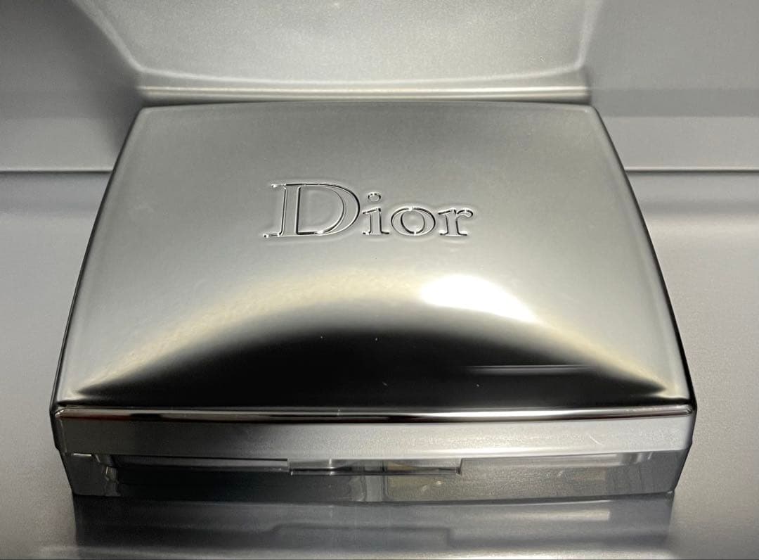 ディオール　ロージーグロウ 001 チーク フェイスパウダー　Dior