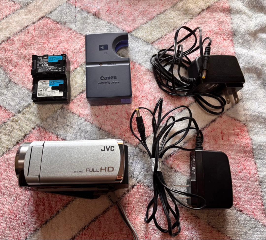 JVC Everio GZ-E242-S ビデオカメラ