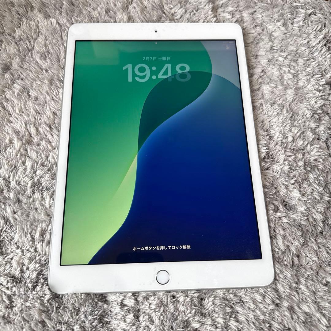 アップル　iPad 第7世代　シルバー