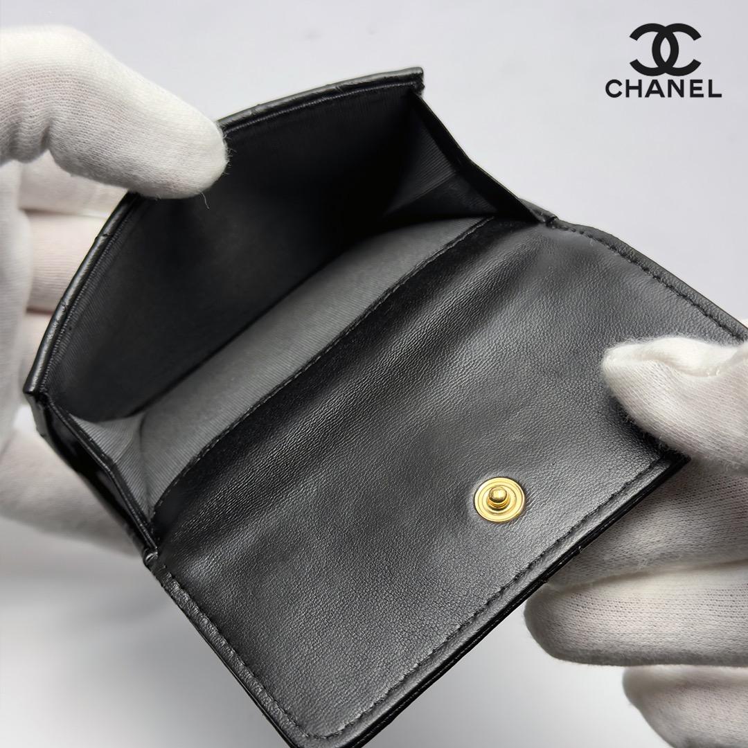 正規品　CHANEL シャネル19　ディズヌフ　Wホック　三つ折り財布