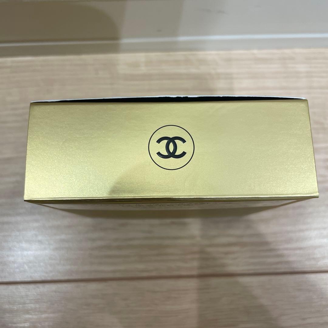 CHANEL シャネル サブリマージュ ル ソワン ペルフェクトゥール 化粧下地