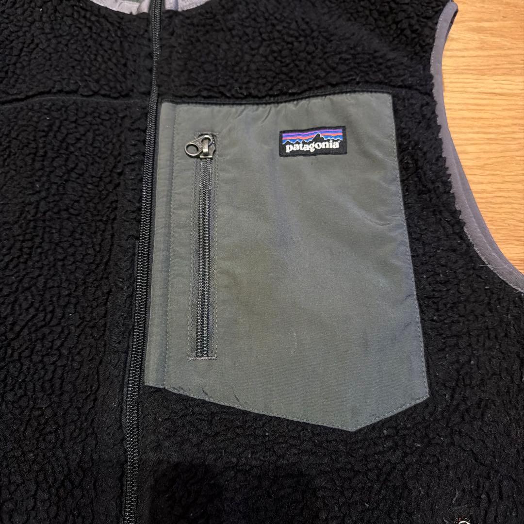 ®*️様 Patagonia ボアフリースベスト 黒/グレー　Mサイズ