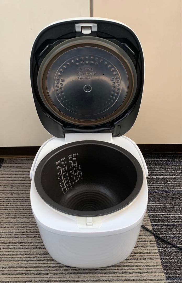TOSHIBA 10合炊き IH真空炊飯ジャー RC-18VRV（中古品）