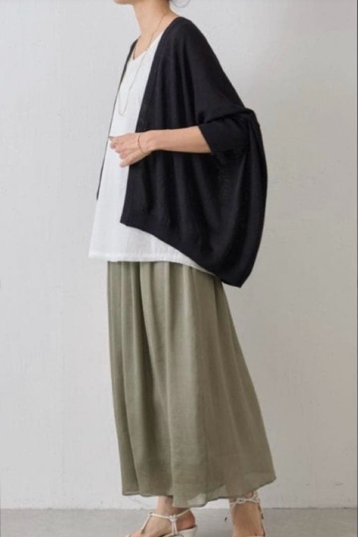 runrunhanachan 　BEARDSLEY サラッとドルマンカーデ