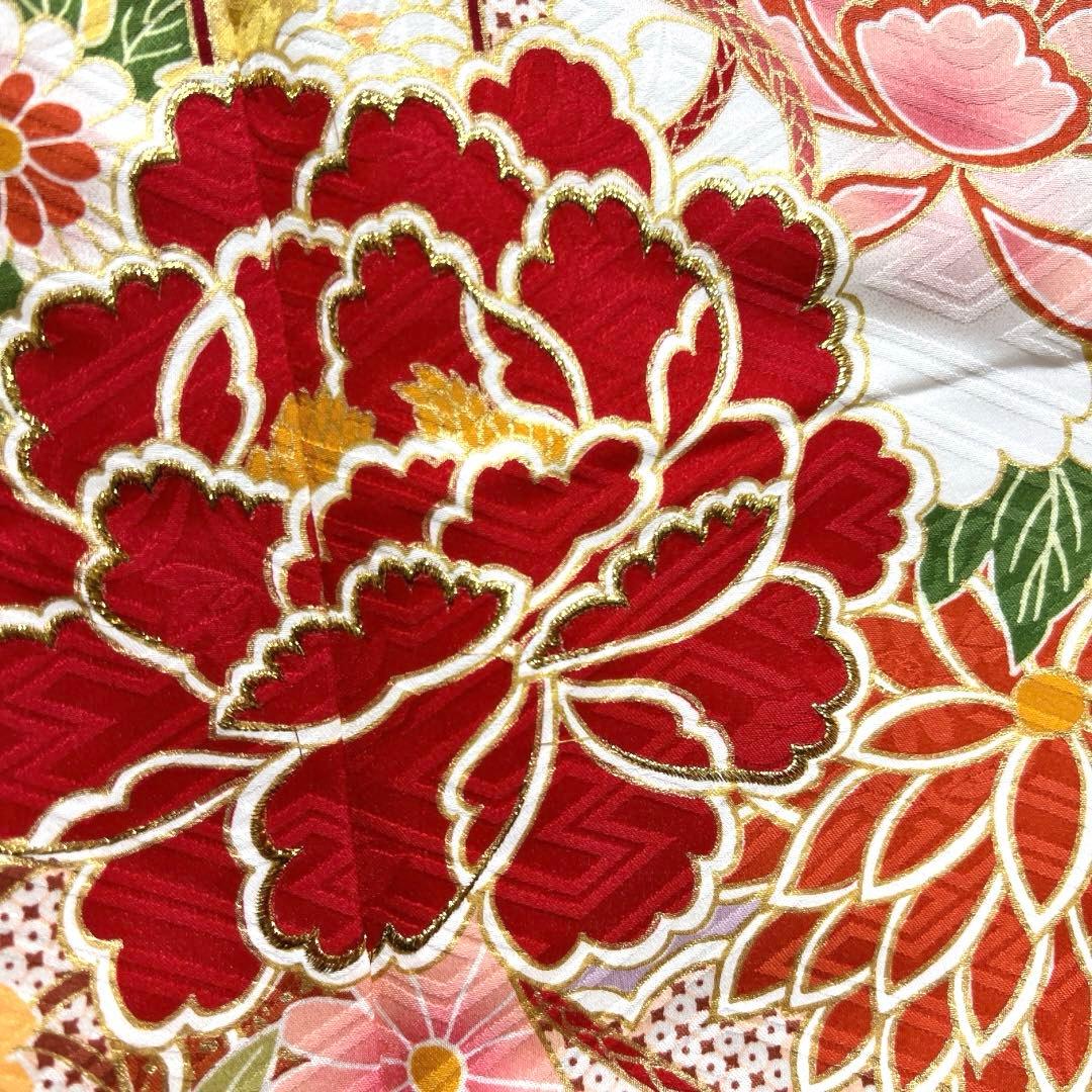 振袖　刺繍　金彩　貝桶　牡丹　熨斗　菊　牡丹　流水　成人式　着物　101b d