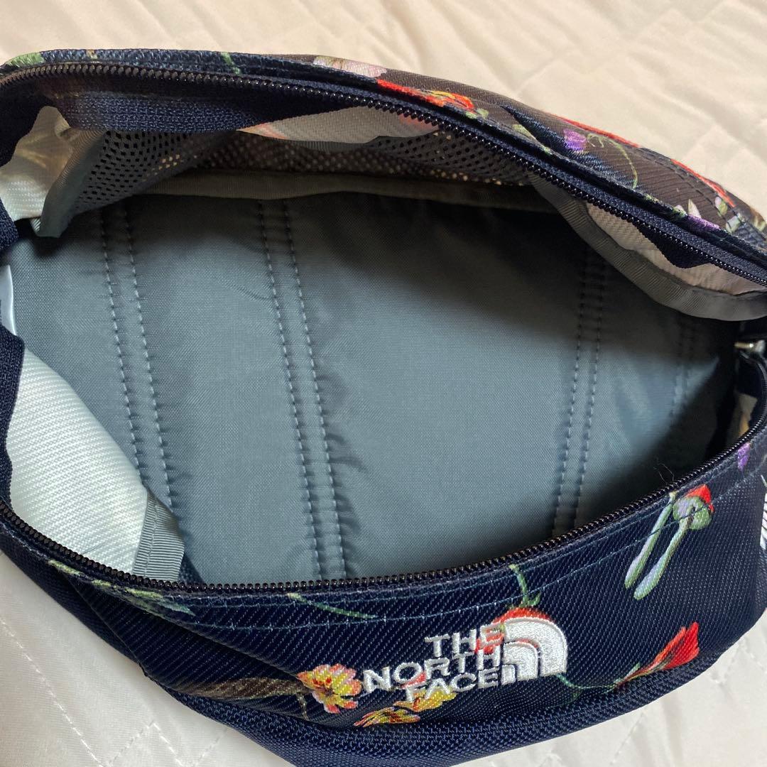 THE NORTH FACE 花柄ウエストポーチ
