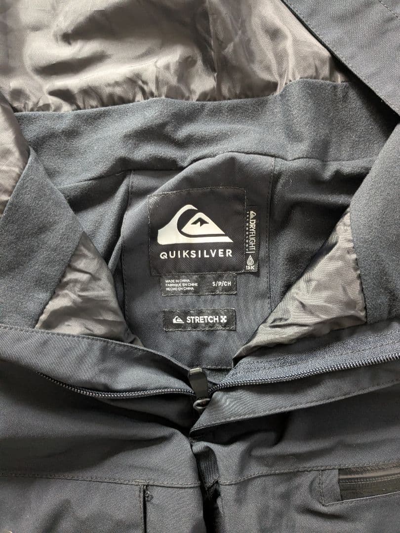 美品　Quiksilver ビブパンツ　ブラック