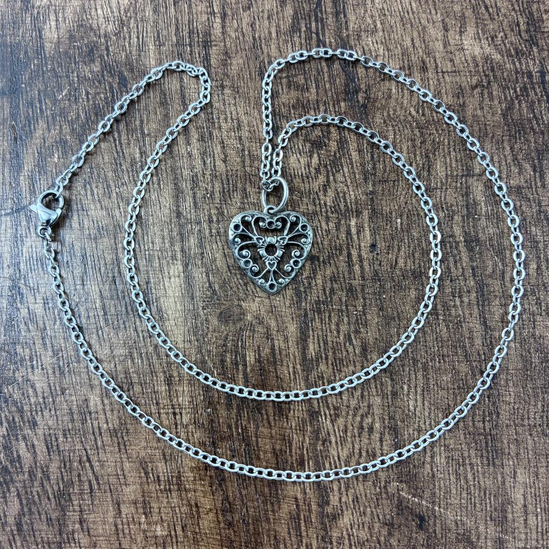 スウィートハートジュエリー ハート シルバー ヴィンテージネックレス NAVY
