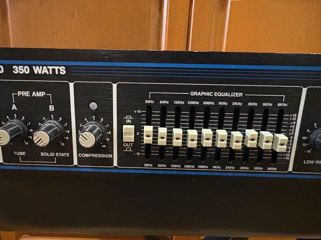 ベースアンプヘッド　Hartke HA3500