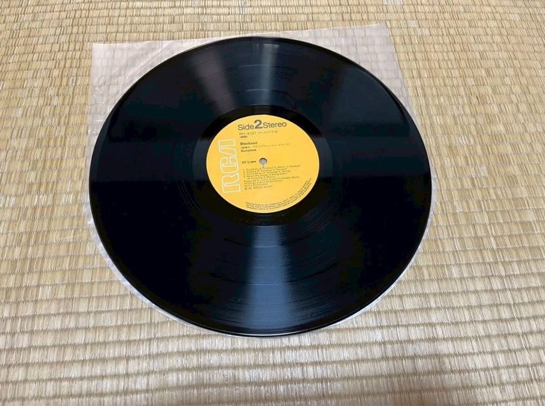 スコーピオンズ　ブラックアウト　レコード