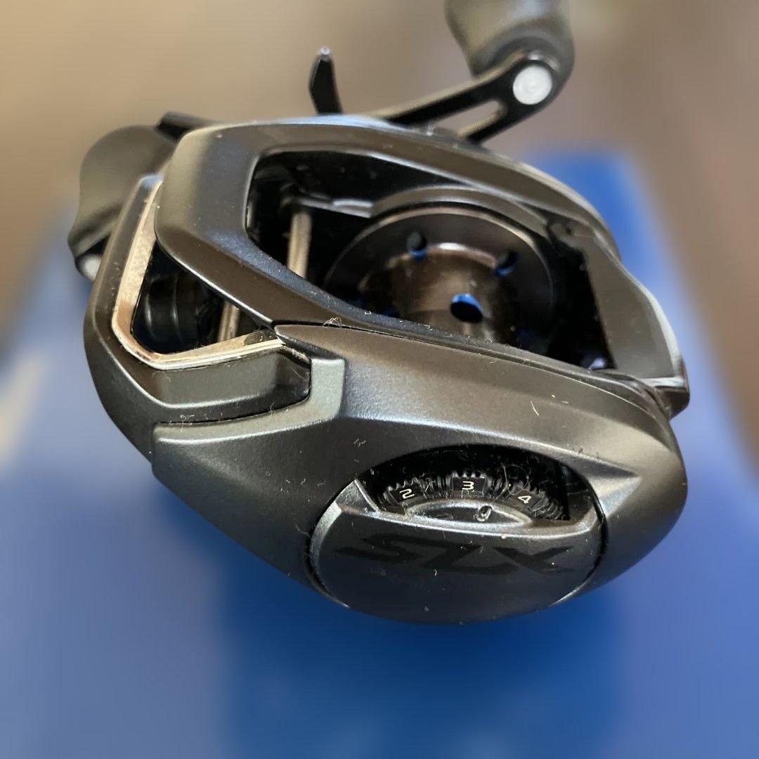 19 SLX mgl 70XG ベイトリール 右ハンドル