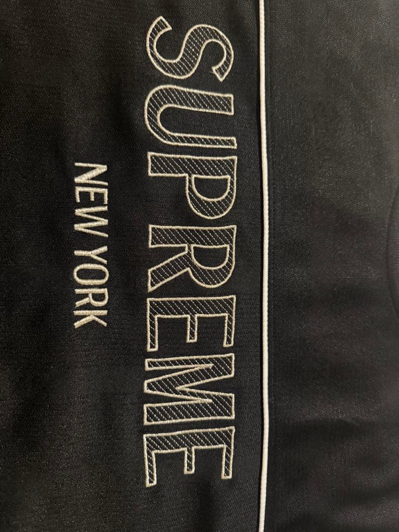 お値下げ！Supreme ブラック Tシャツ Mサイズ
