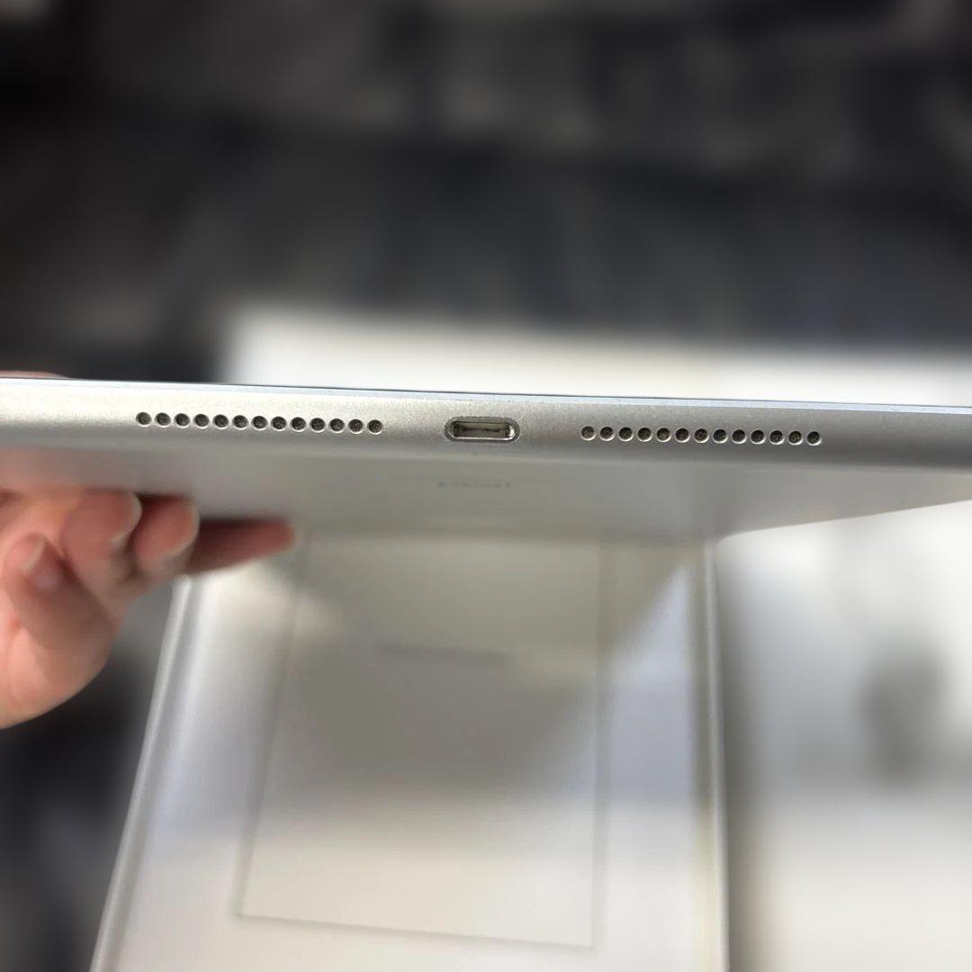 iPad 第9世代　64gb シルバー