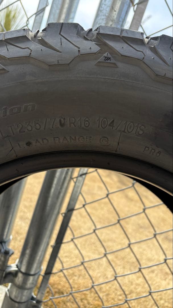 リッチさん専用☆BFグッドリッチ　ホワイトレター 235/70R16 デリカ