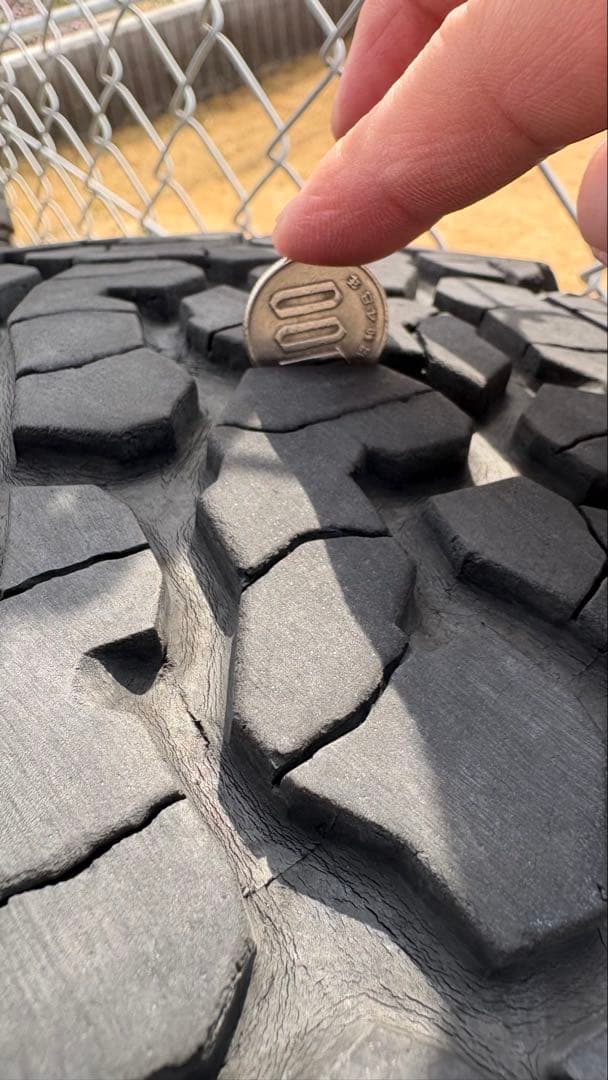 リッチさん専用☆BFグッドリッチ　ホワイトレター 235/70R16 デリカ