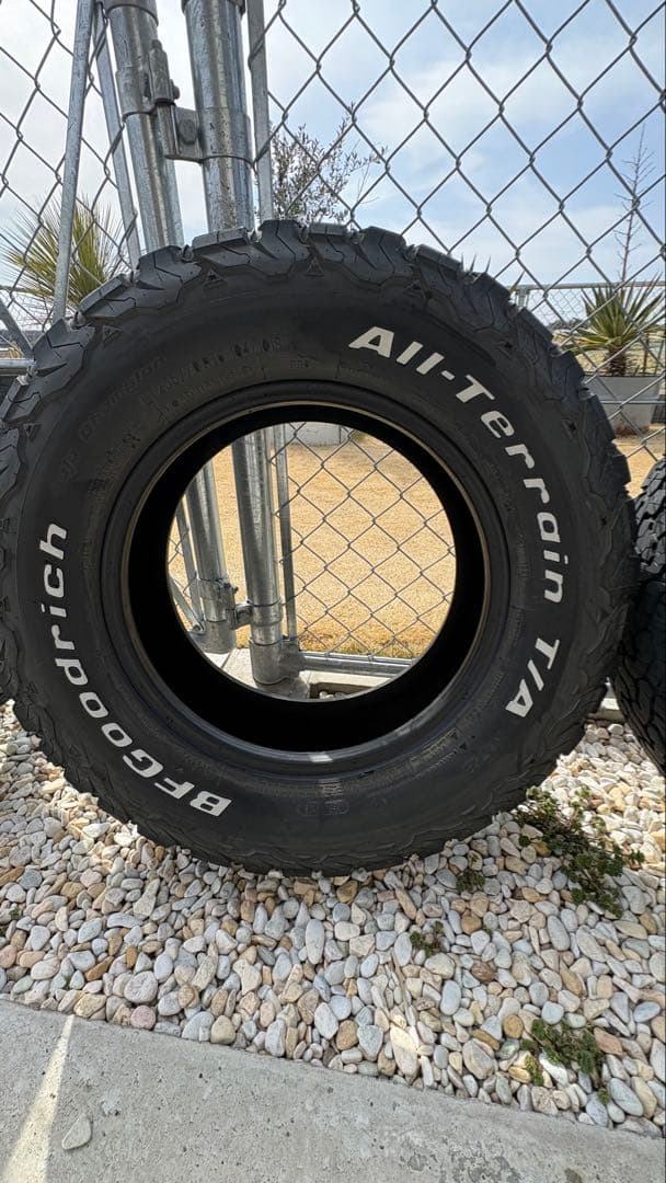 リッチさん専用☆BFグッドリッチ　ホワイトレター 235/70R16 デリカ