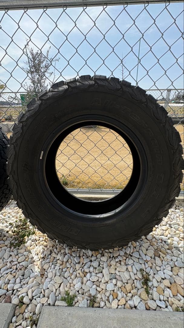 リッチさん専用☆BFグッドリッチ　ホワイトレター 235/70R16 デリカ