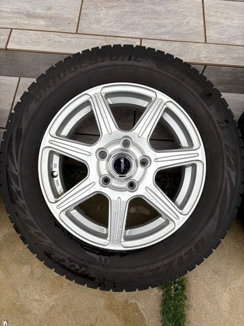 ブリヂストン スタッドレスタイヤ 195/65R15