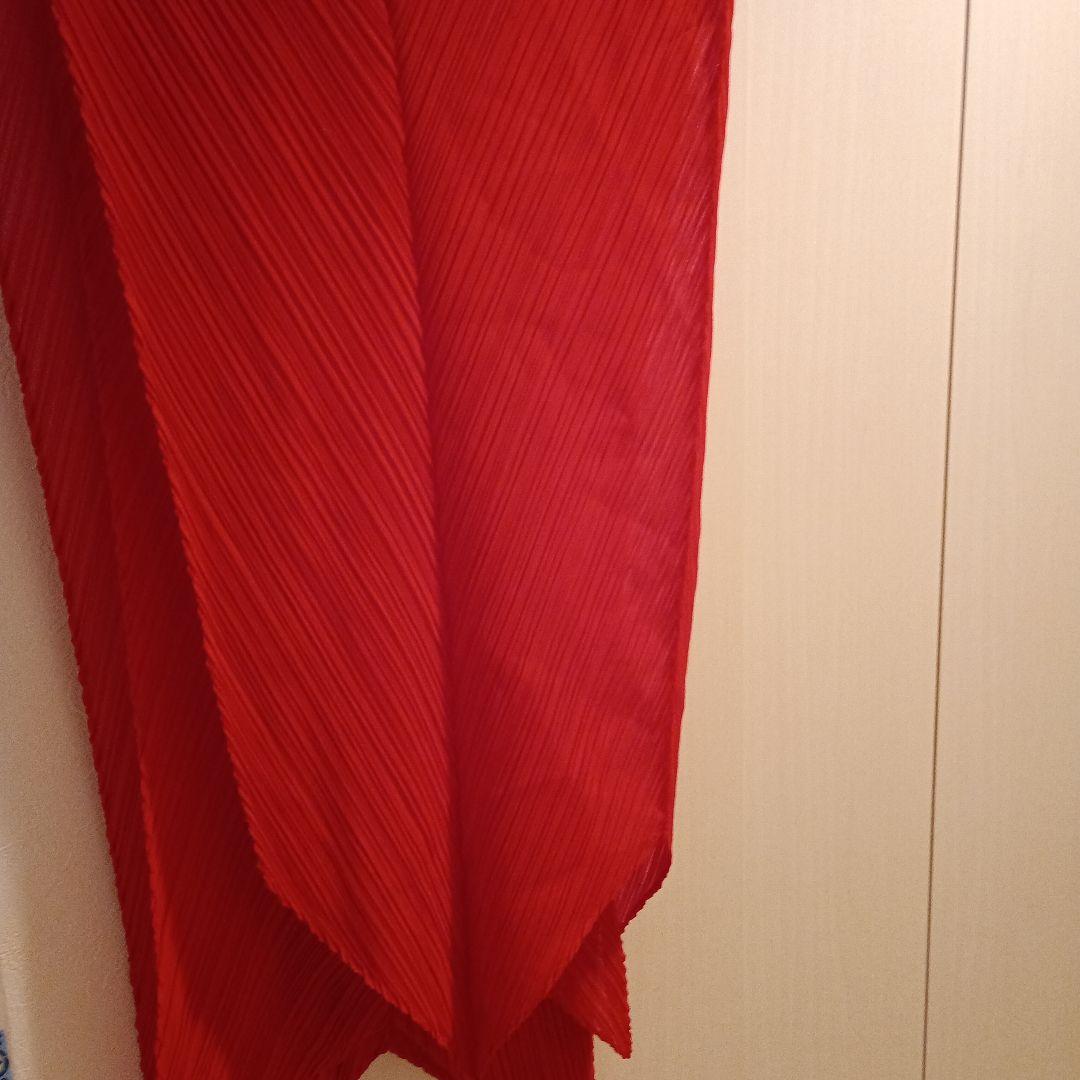 PLEATS PLEASE ISSEY MIYAKE 赤いストール