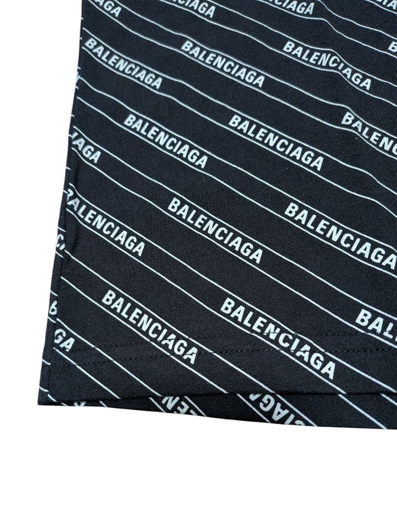 未使用　BALENCIAGA バレンシアガ 総ロゴ Tシャツ　M　白黒